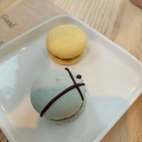 Lemon and after eight macarons at Ethique Plant-based in Istanbul