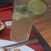 Gesüßter Limettensaft mit Eiswürfeln at Kobe Nord in Hamburg