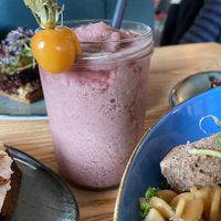 Shake orded with oat milk to make it vegan  at Copper Bay Superfood & Coffee in Frankfurt