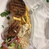 Vegane Burger patty. Guter Geschmack    at Castellan Restaurant in Rhodes