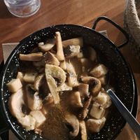 פטריות עם רוטב כמהין ויין טעים at Mouria 1923 in Kymi