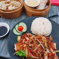 Bánh Bao Rau (top left), Goi Cuon Daû Hû Veggie (top right), "Porc" sauce piquante (bottom) at Saïgon Cà Phê in Reims