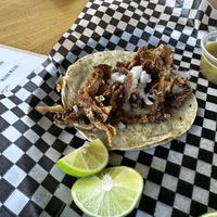 Tacos de pescado (vienen 3. No nos dio tiempo a hacer la foto antes)  at VegMex in La Paz