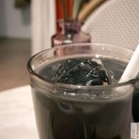 Black latte with actif coat at À la Végétale in Nimes