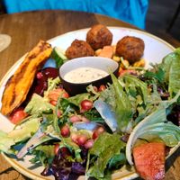 Falafel-Bowl at Herr Knillmann in Dusseldorf