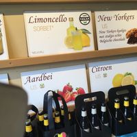 Vegan ijs aardbei en citroen👌  at Gelateria Di Mario in Tongeren