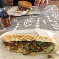 Vynikající jídlo, výborná obsluha, příjemná atmosféra😊 at Vegetariánská Bageterie u Květušky in Kadan