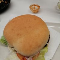 hamburguesa vegana at La Creación in Soutomaior