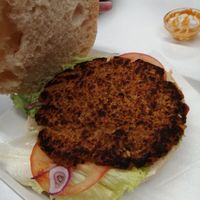 hamburguesa vegana at La Creación in Soutomaior