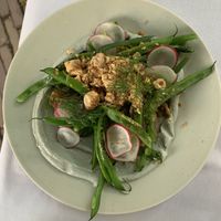 De veganistische blauwaderkaas van amandelen was een heerlijke combinatie met lokaal geteelde sperziebonen   at Konijnenvoer in Arnhem
