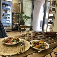 Salades caesar et intérieur   at Vegetal Food in Clermont-ferrand