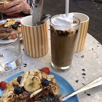 Café latté glacé et chantilly   at Vegetal Food in Clermont-ferrand