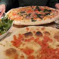 Pizza Forza, Pizzapane und gemischter Salat mit gegrillten Gemüse als Extra  #Veganuary at L'Osteria in Darmstadt