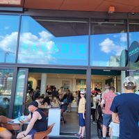 Long queues! at Paradis Gelateria in Oslo