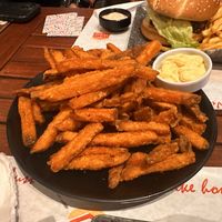 Sweet potato fries with vegan garlic dip  at Home Burger in Kos