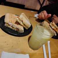 Panini vegano y limonada menta jengibre at PaniniCafe in Valparaiso