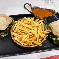 Hamburguer vegetariano de Cogumelos at Salvador Caffé in Albergaria-a-velha