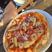 Chicken style pizza at The Baby Goat Barn in Hamburg