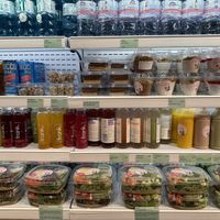 Opción de postres, ensaladas y bebidas  at VIE - The Lala / Veganista - T1-C in Vienna