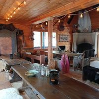 Reservations are not required at Särimner Restaurant in Adelso