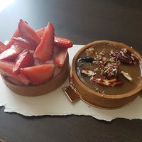 Strawberry tart
Caramel and pecan tart at Octopus in Brest
