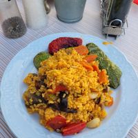 Paella vegana con verduras (y mucho ajo) at La Gondola in Lanzarote