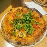 Die 'Pizza Parma' ohne Parma und mit veganem Käse at 360 Grad in Leer