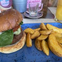 The beyond meat burger  at Retró Gusto in Ibiza