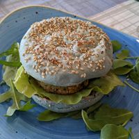 vegan burger at Panelba in Portoferraio