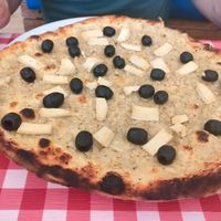 Pizza vegano (artichokes, Olives, Tofu) at Peperoncino in Bibione