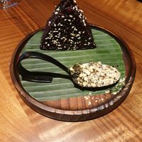 Rice ball with roasted nori and sesam at Mido Sakura Vegan in Berlin