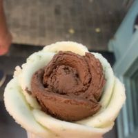 Glace vegan citron - chocolat  at AMORINO in Crete