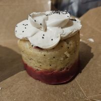 Raspberry sponge at The Coffee Drop in Dublin