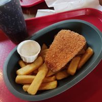 Vegan fish and chips at Disneyland - Toad Hall Restaurant in Chessy