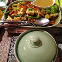 Gemüse mit Soße und Erdnusssoße at Pinto Thai in Darmstadt