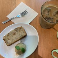 Soy latte and banana bread   at Alishan Park アリサンパーク in Tokyo