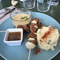 Brochetas de sei tan marinado y  sopa de maíz  at Le Jardin in Biarritz
