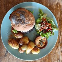 Cheeseburguer at Le Jardin in Biarritz
