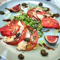 Tomato and mozzarella at Le Jardin in Biarritz