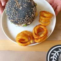 Super Mayo Bros con panino  al carbone con sesamo at Rutz in Somma Lombardo