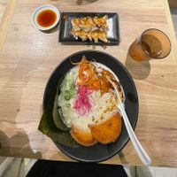Ramen y gyozas veganas  at Ippudo 博多 一風堂 Plant Based Studio in Tokyo