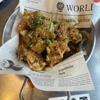 Nono chicken- kombo cauliflower and tofu  at Kkokki Loves Vegan in Hamburg
