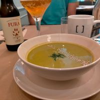 J'ai oublié de prendre des photos😒. J'avais très faim... Voici une des entrées : velouté petit pois at Organic Ume in Barcelona