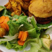 Hamburguesa macrobiotic at Organic Ume in Barcelona