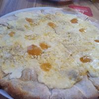 Pizza 4 quesos at Humus Vegan Tenerife in Tenerife