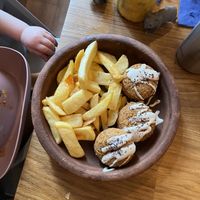 Kinderteller mit Falafel und Pommes  at Foodlogie in Essen