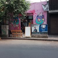 Cute outside decorations at 31 Gatitos in Mexico City