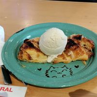 Apple strudel (so yum!) with ice cream at 31 Gatitos in Mexico City