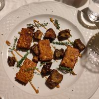 Chickpea tempeh with tobinambur at Agrolago in Trevignano Romano