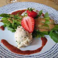 Cashew cream cheese with asparagus at Körle und Adam in Stuttgart